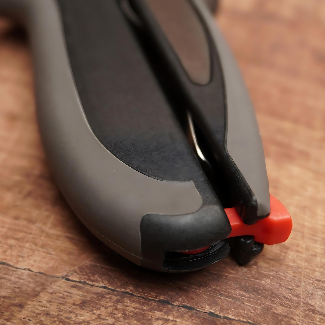 SafeSlice Pro™ - Das Messer und Schneidebrett in einem!