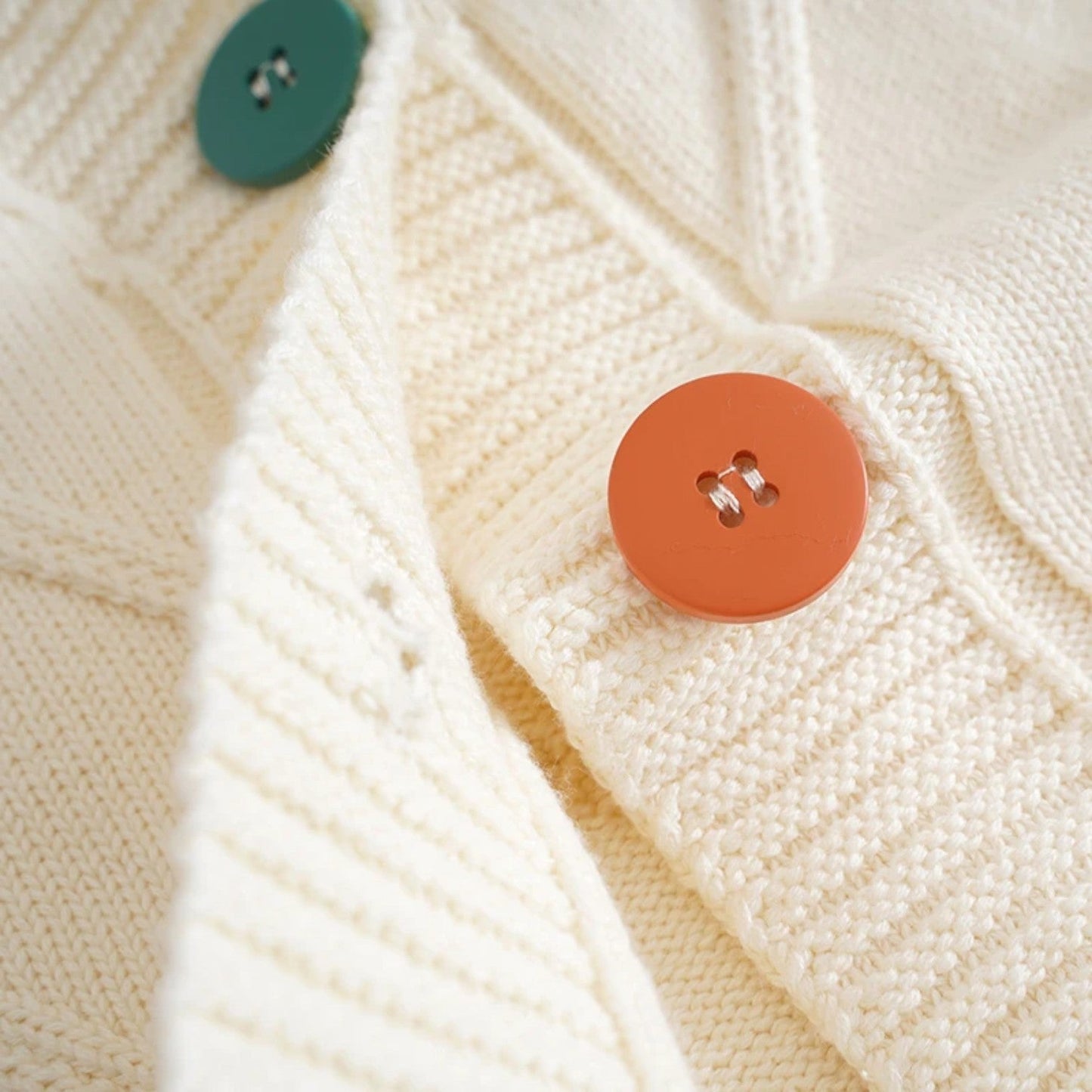 Sophie | Lässige Eleganz Damen Strickjacke aus reiner Baumwolle mit appliziertem Knopf