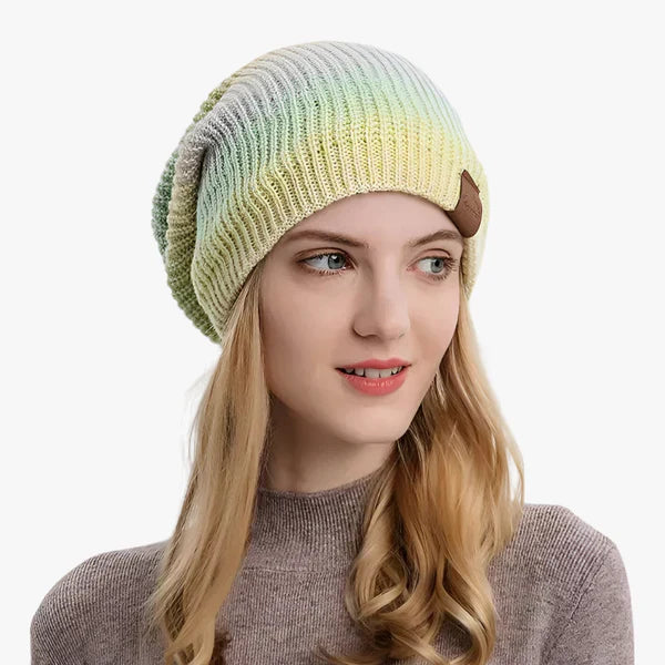 Bunte Plüschstrickmütze - Gemütlich und Modisch