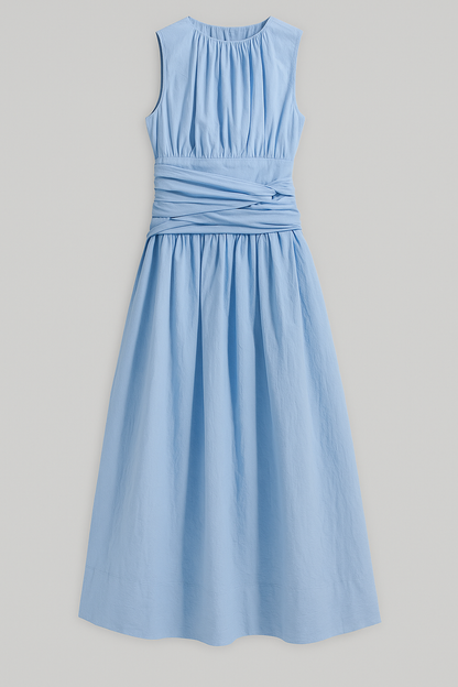 Selene | Figurbetontes Midikleid mit dünnen Trägern und seitlichem Schlitz