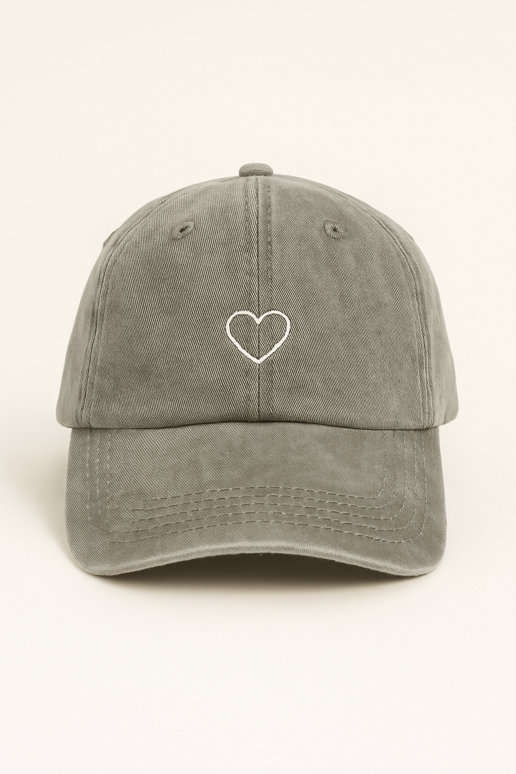Minimalistische Herz-Kappe | Verwaschene graue Baseballmütze aus Baumwolle