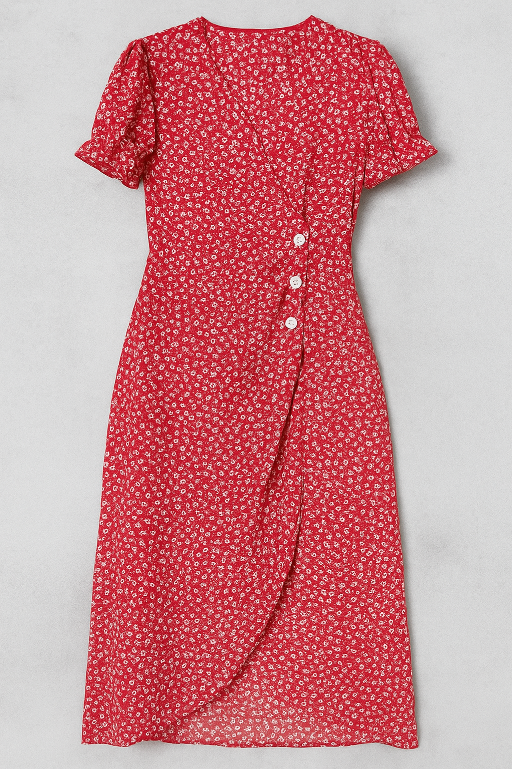 Marie | Geblümtes Midikleid mit V-Ausschnitt und seitlichen Knöpfen