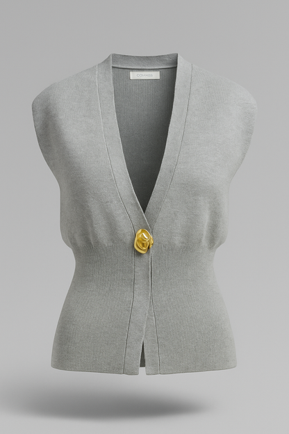 Iris |  Elegante Damen Strickweste mit Goldknopf