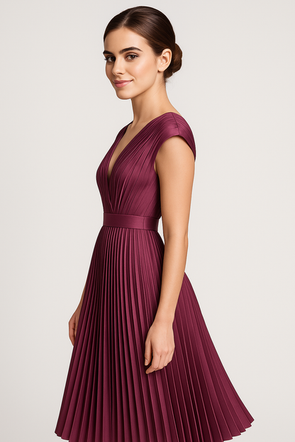 Amora | Damen Elegantes Plissee-Midikleid mit V-Ausschnitt
