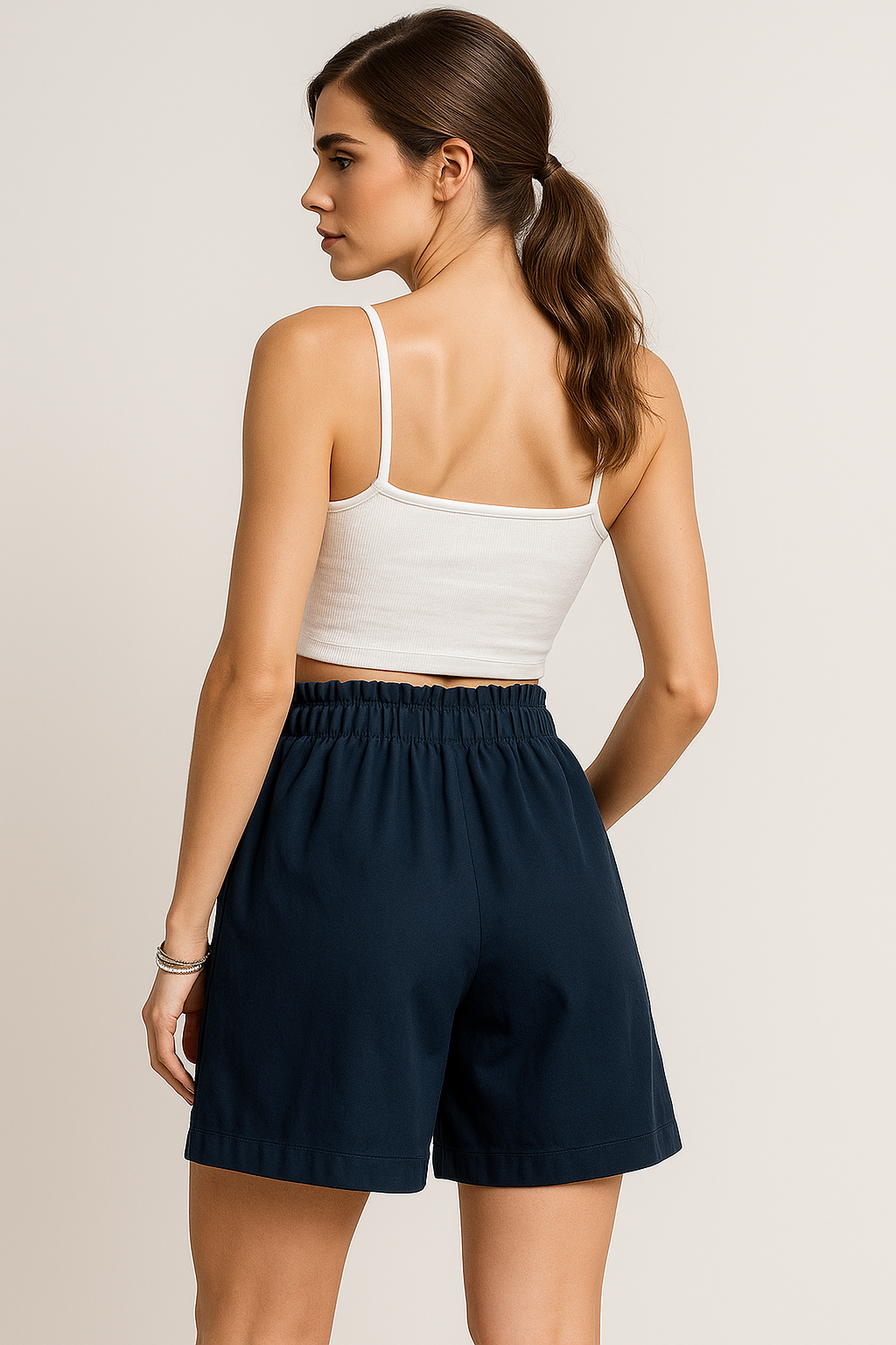 Arabella | Damen Shorts mit Knopf und weitem Bein