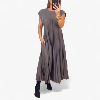 Aduana | Ärmelloses Kleid mit Eleganten Falten