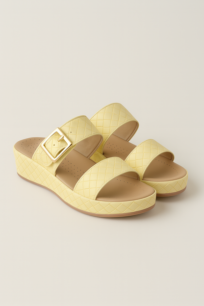 Katherine | Damen Wedgesandalen mit Riemen und goldener Schnalle in Gelb