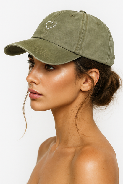 Minimalistische Herz-Kappe | Verwaschene graue Baseballmütze aus Baumwolle