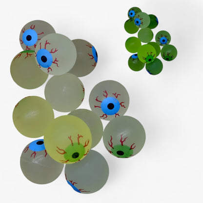 Leuchtende Springbälle im Dunkeln - Gruselige Unterhaltung für Halloween