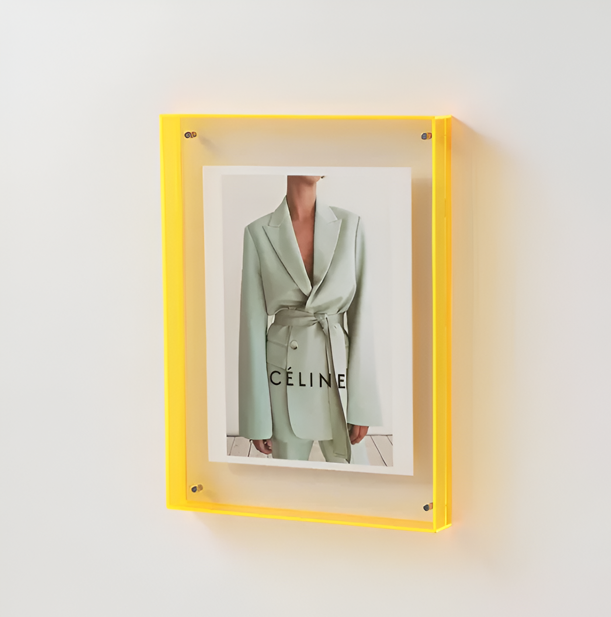 LumiFrame™ - Lassen Sie Ihre Erinnerungen stilvoll schweben!