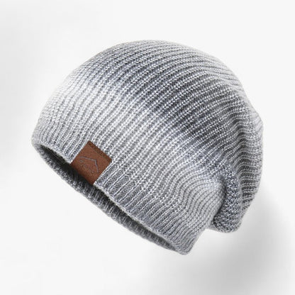 Bunte Plüschstrickmütze - Gemütlich und Modisch