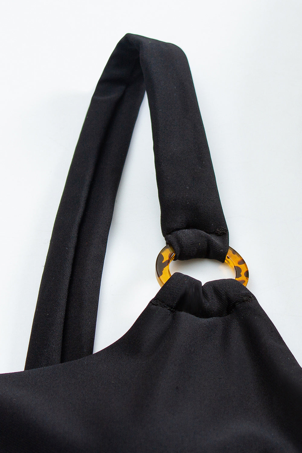 Ocean Whisper™ - Einteiliger Badeanzug mit Ringausschnitt