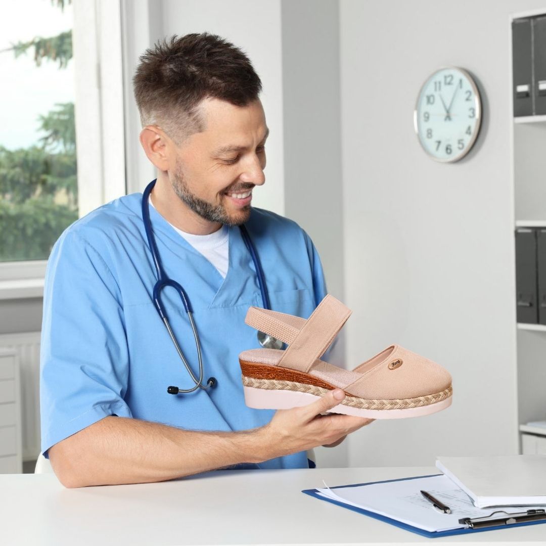 OrthoStella - ergonomische & rutschfeste Sandalen zur Schmerzlinderung