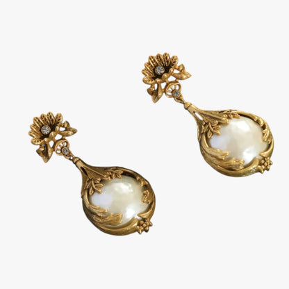 Zaria | Elegante Vintage-Ohrringe mit Perle und Blumenmustern in altgoldenem Stil
