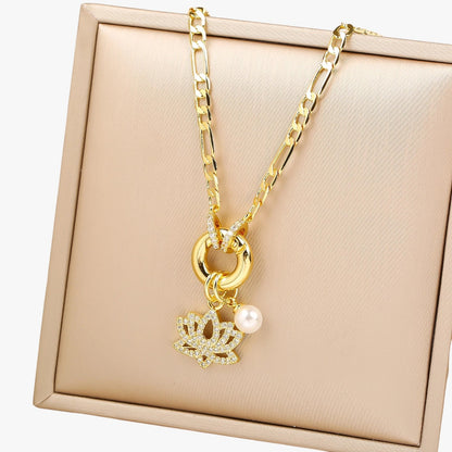 Malia | Halskette mit Flügeln und Schneckenhausblumen mit Diamanten