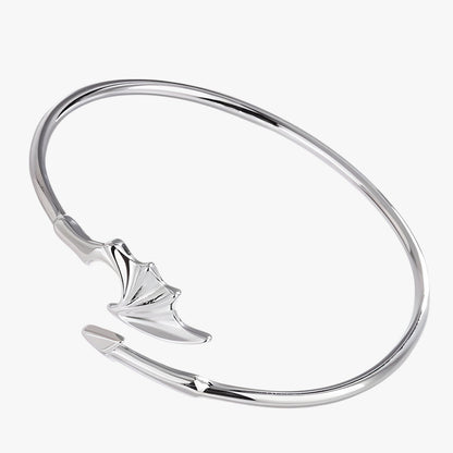 Jayce | Armband aus 925er Silber mit Goldener Feder im Vintage Punk Stil