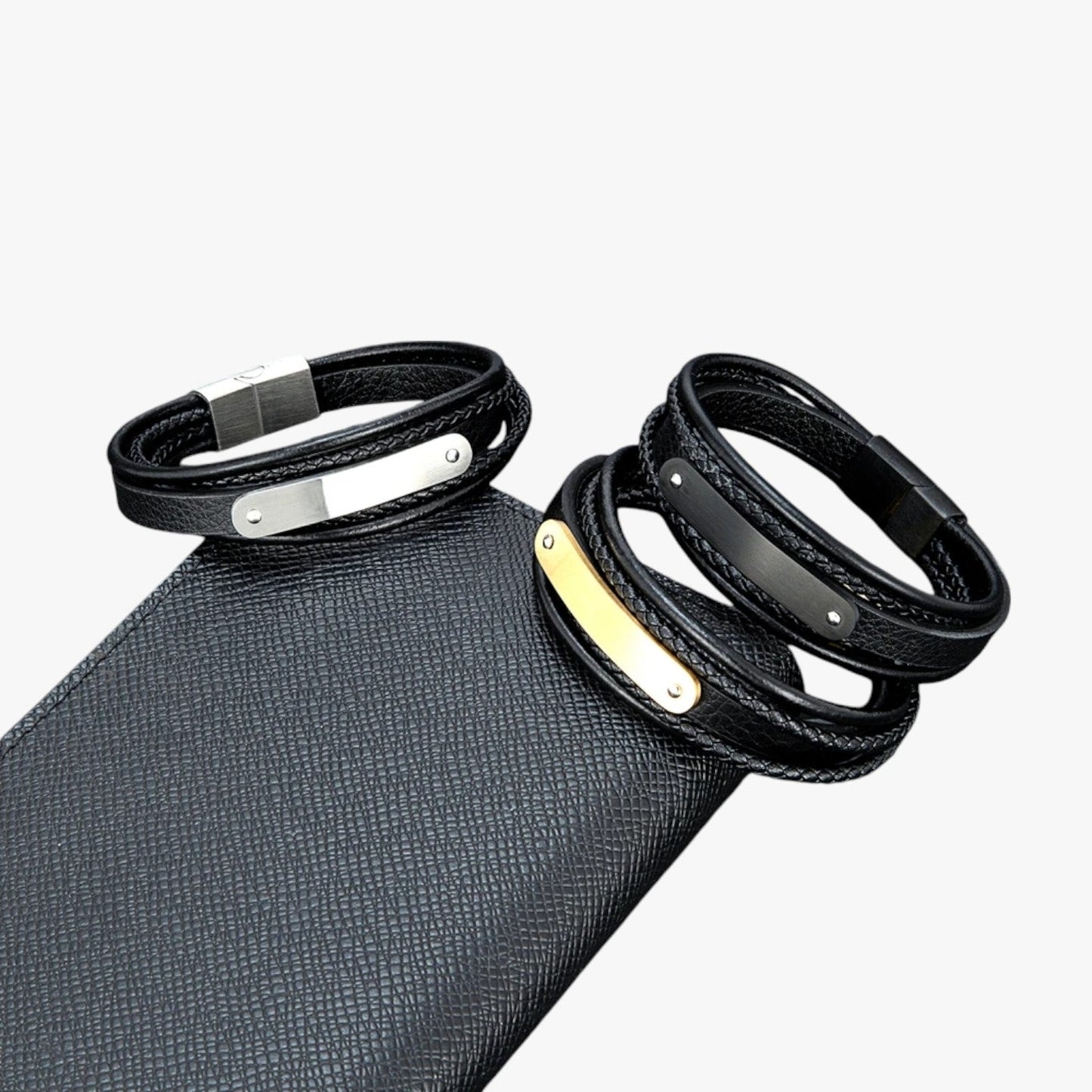 Romeo | MKENDN Personalisiertes Lederarmband mit Namen oder Buchstabe