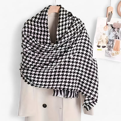 Noa | Schwarz-Weiß Kariertes Tuch – Klassisch, Warm & Stilvoll