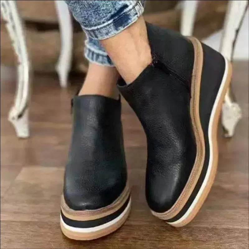 Stilvoller Keilabsatz-Stiefel – Mila