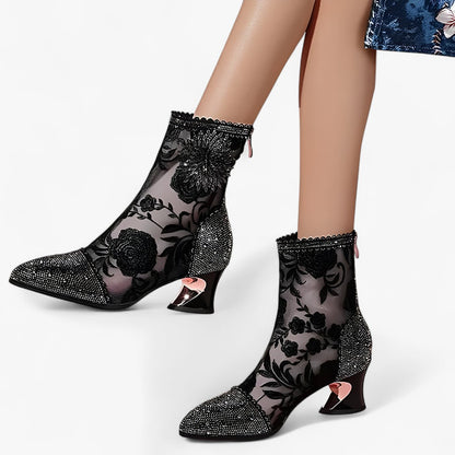 Carmen | Spitzstiefel mit Kristallen und Netzspitze