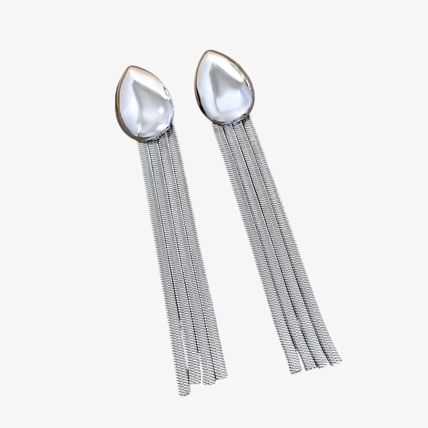 Flora | Tropfenohrringe mit langem, funkelndem Napperring