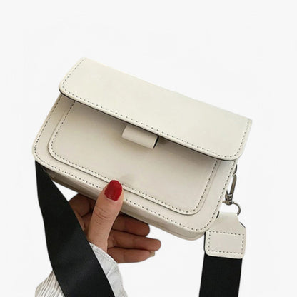 Clara | Retro- und geräumige Schultertasche mit breitem Riemen