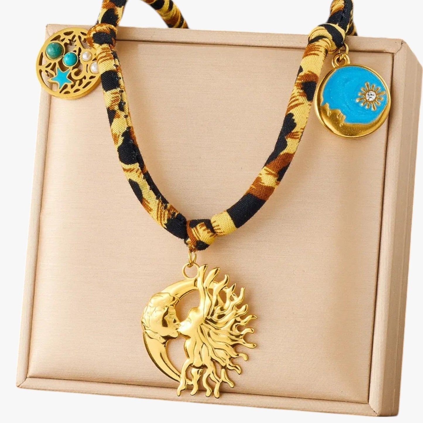 Maggie | Leoparden Charm-Halskette mit Golddetails Einzigartiger Stil und Perfektes Geschenk