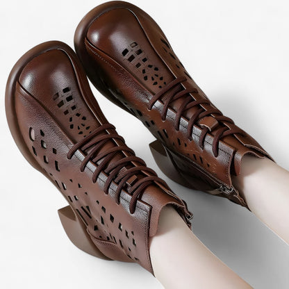 Hannah | Handgenähte Lederstiefeletten mit Schnürsenkeln im natürlichen Stil