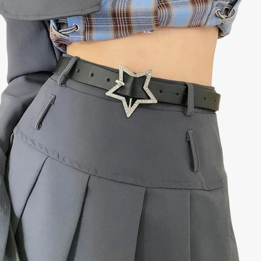 Haven | Rosa Ledergürtel mit Retro-Buckel und funkelnden Diamanten