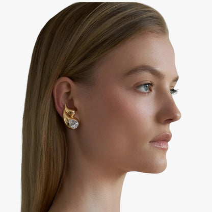 Naomi | Leichte und funkelnde goldene Ohrhängelampen