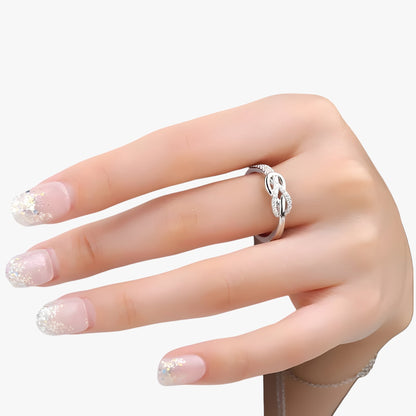 Stina | Unendlichkeit-Knoten Ring – Zeitlose Eleganz in Sterlingsilber