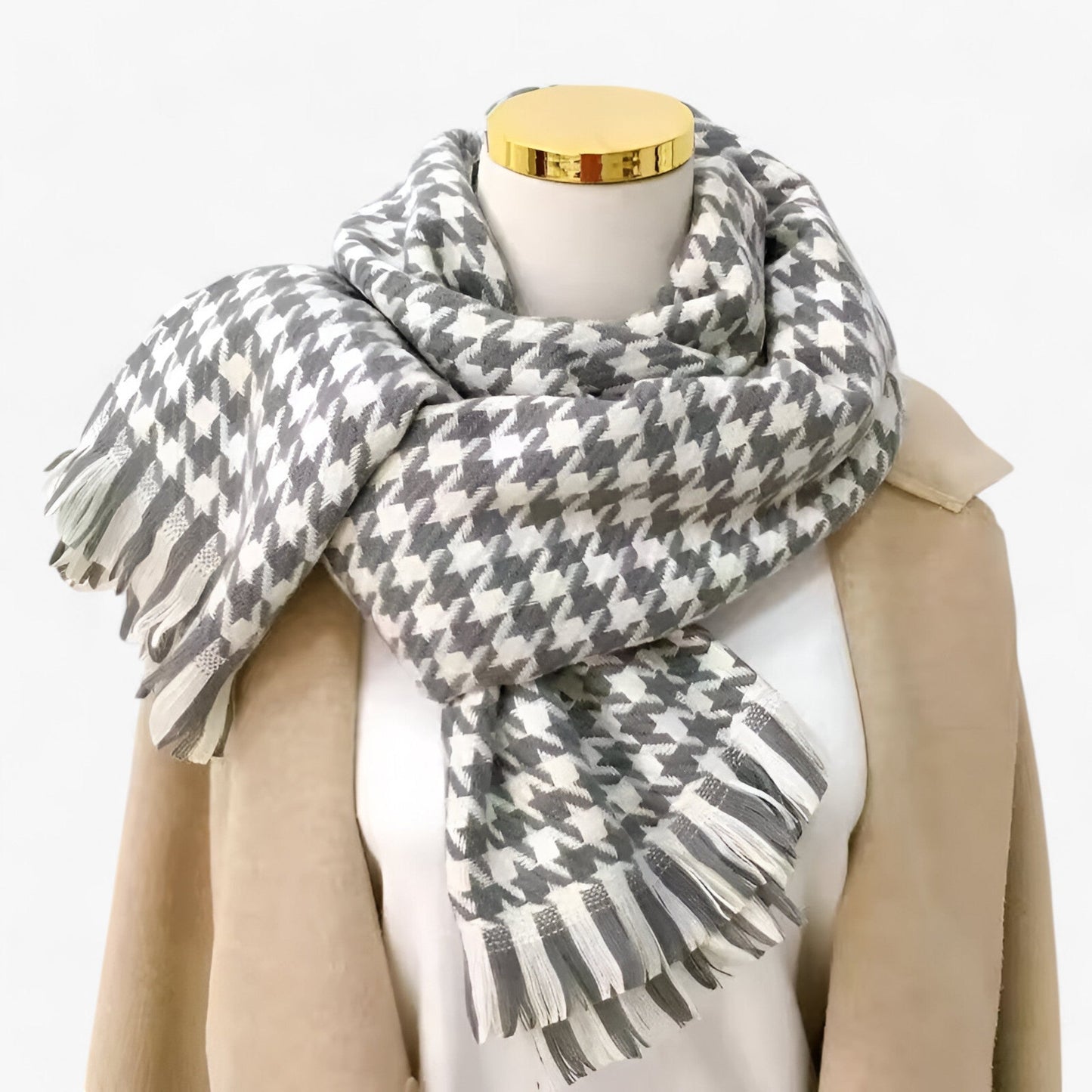 Noa | Schwarz-Weiß Kariertes Tuch – Klassisch, Warm & Stilvoll