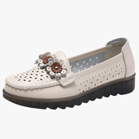 Annie | Sommerschuhe aus Leder - Komfort und Frische mit eleganten BlumenDETAILS