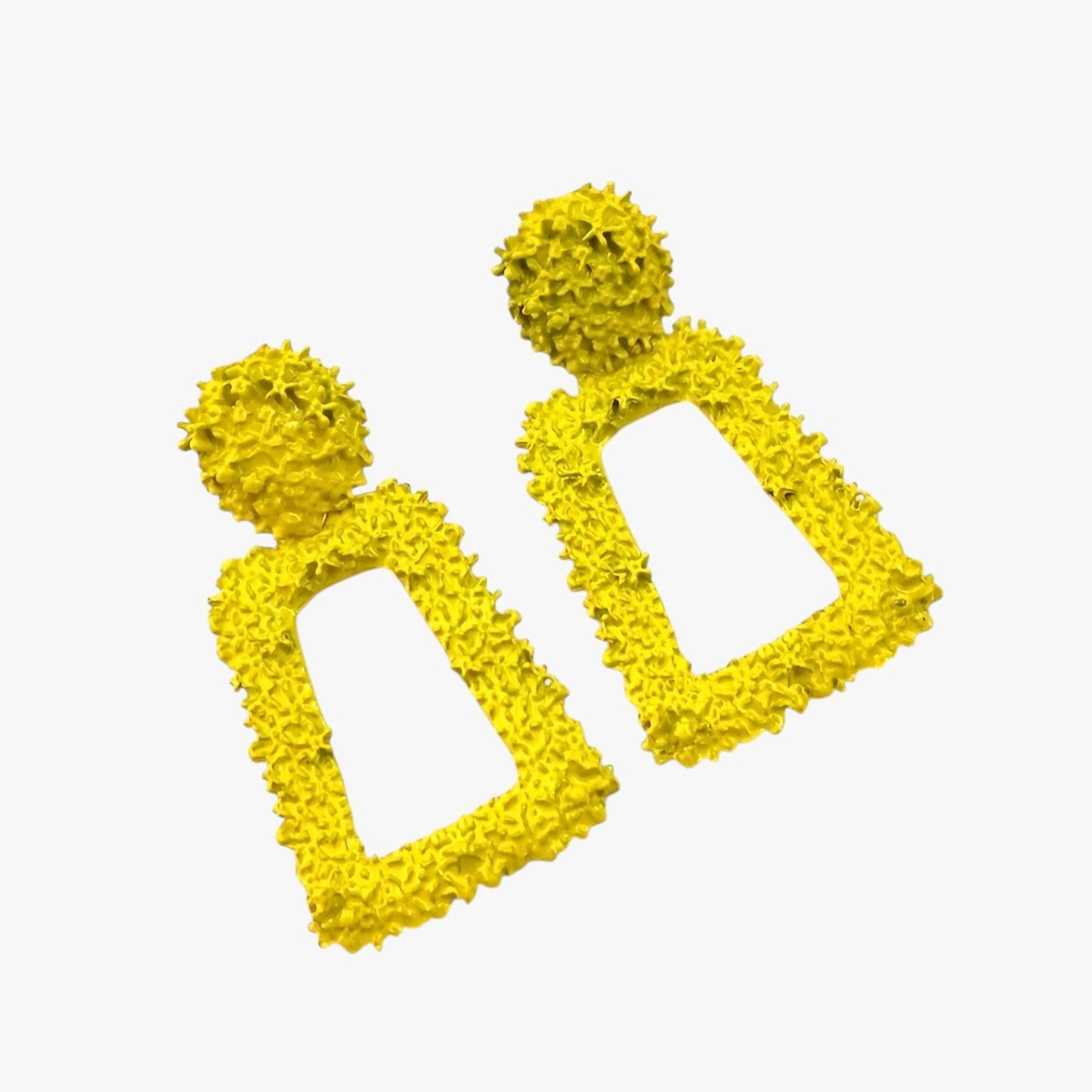 Kali | Geometrische metallgeschnittene Ohrringe zum Hängen