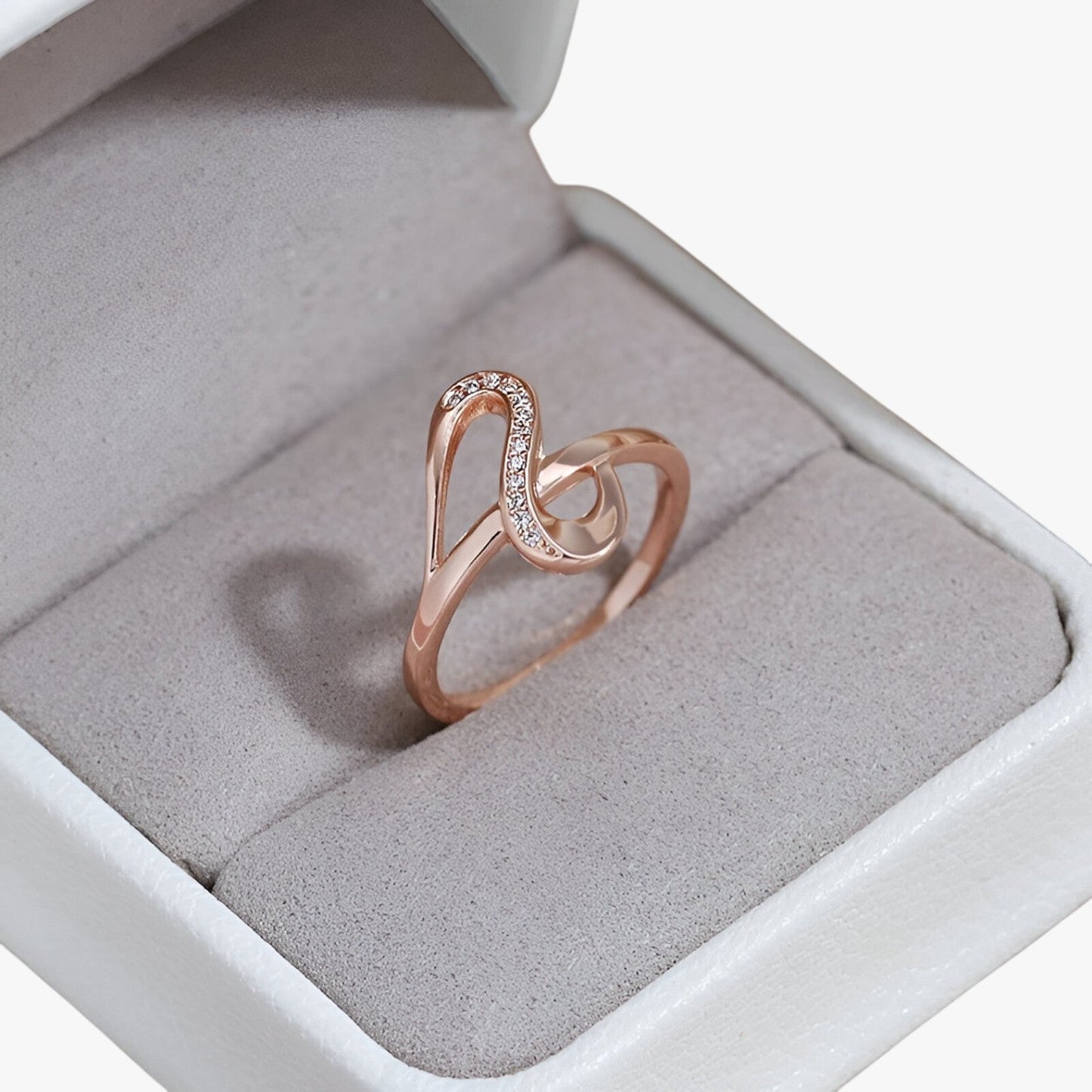 Kiara | Eleganter Ring aus roségold mit Zirkonia