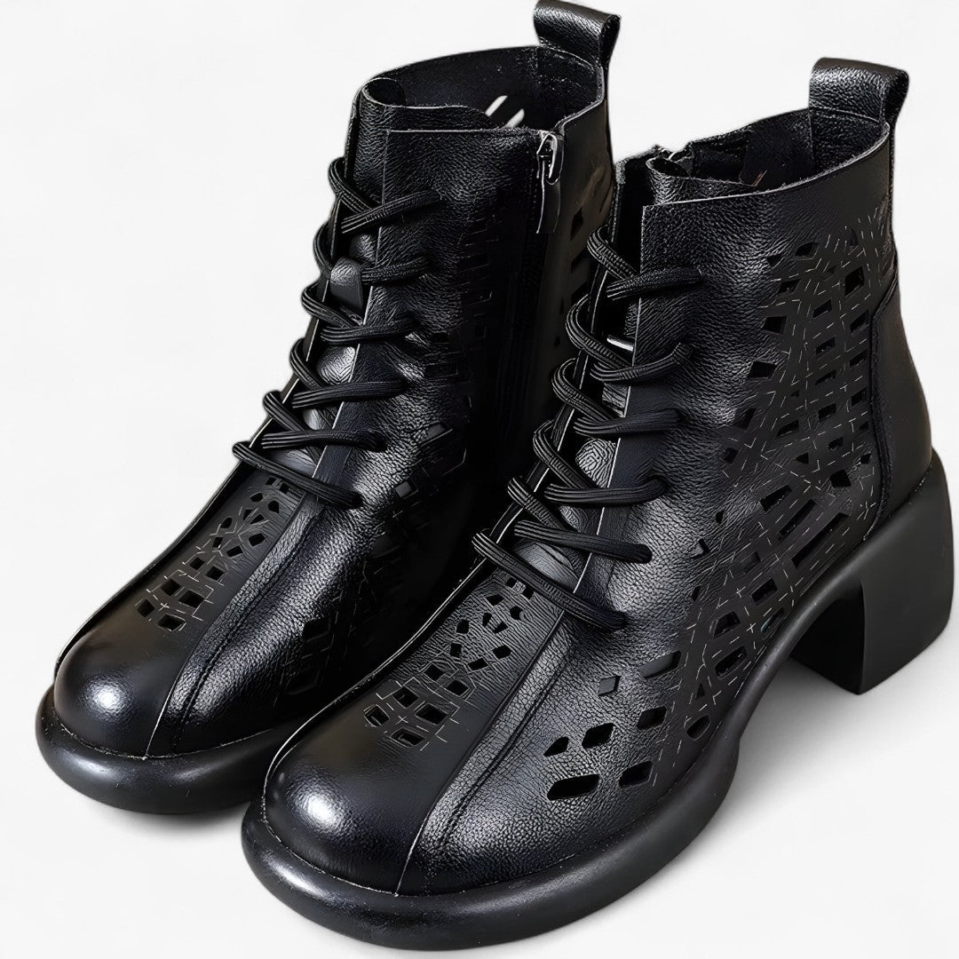 Hannah | Handgenähte Lederstiefeletten mit Schnürsenkeln im natürlichen Stil