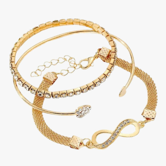 Evelynn | Elegantes Armband-Set mit Herzanhängern, mehrlagigen Ketten und funkelnden Strasssteinen