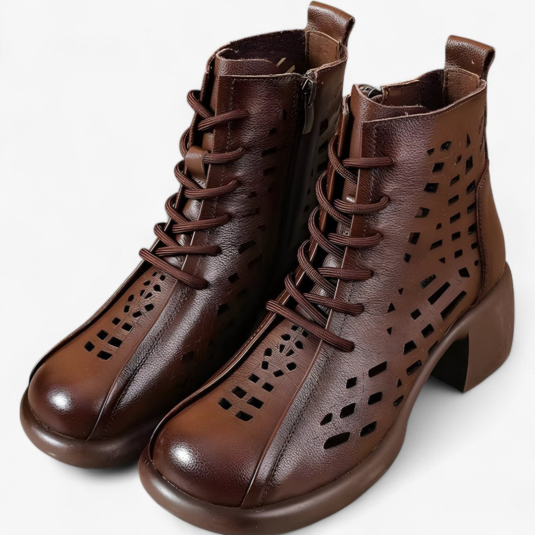 Hannah | Handgenähte Lederstiefeletten mit Schnürsenkeln im natürlichen Stil