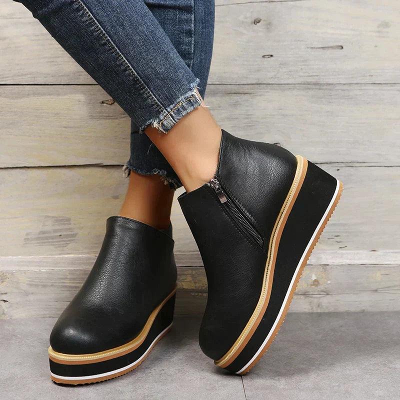 Stilvoller Keilabsatz-Stiefel – Mila