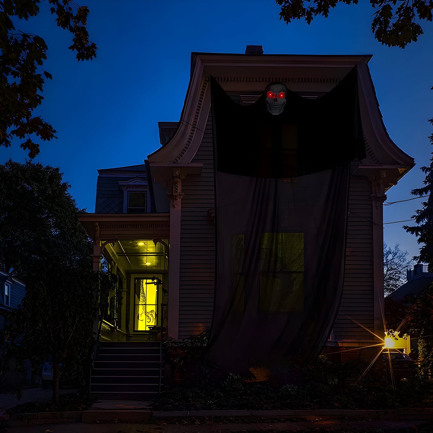 Hängender Totenkopf-Dekor - Perfekt für eine gruselige Halloween-Atmosphäre