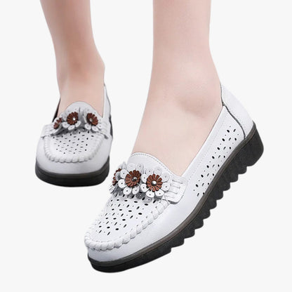 Annie | Sommerschuhe aus Leder - Komfort und Frische mit eleganten BlumenDETAILS