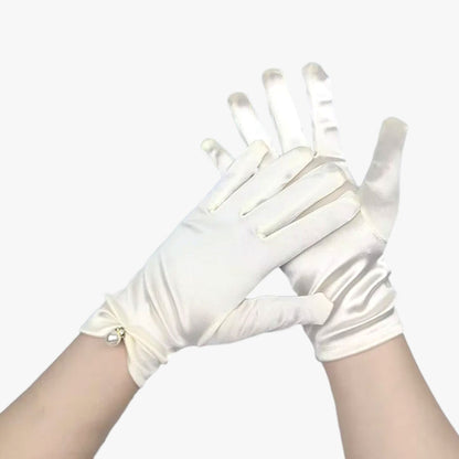 Leila | Elegante Satinhandschuhe mit Perlen Perfekt für Zeremonien und besondere Anlässe