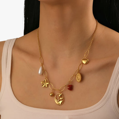 Bailey | Elegante Halskette mit Herz- und Tulpenanhängern