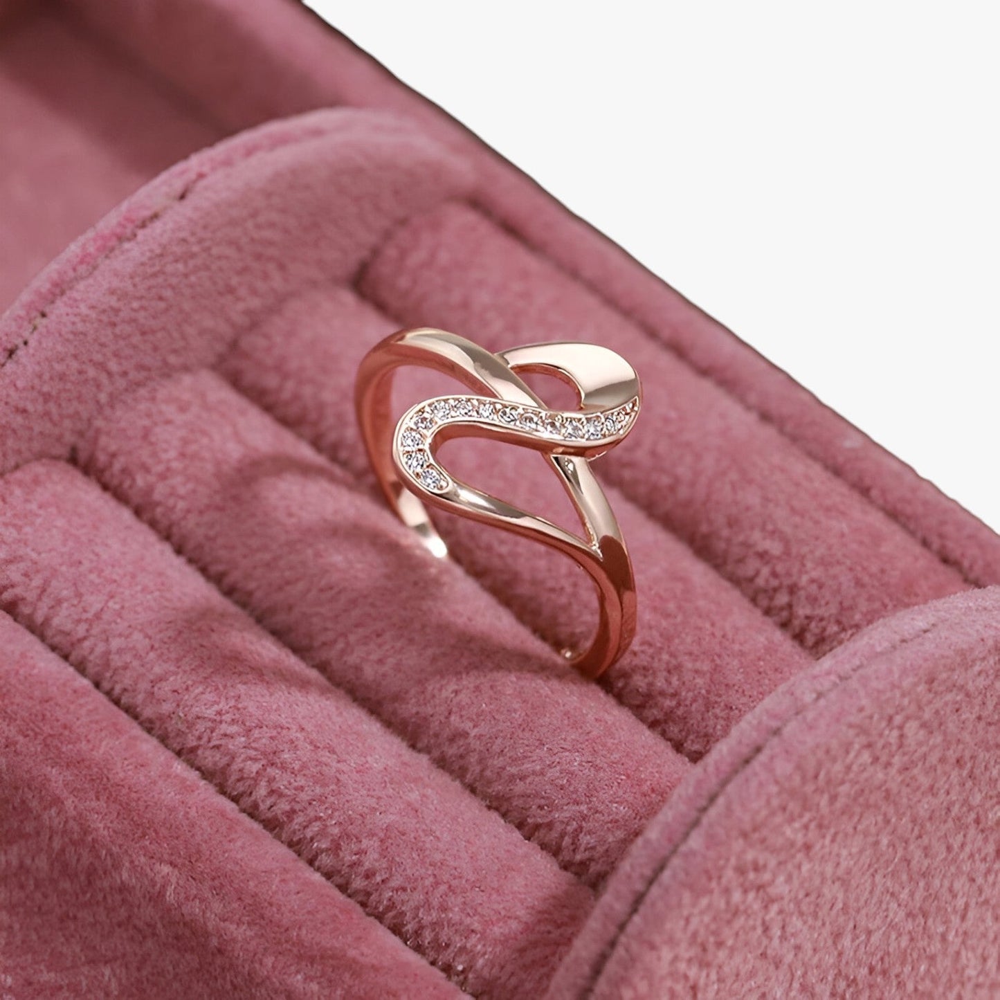 Kiara | Eleganter Ring aus roségold mit Zirkonia