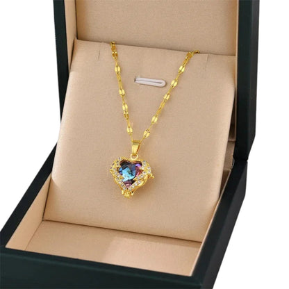 Zuri | Goldherz Kette mit funkelnden Kristallen