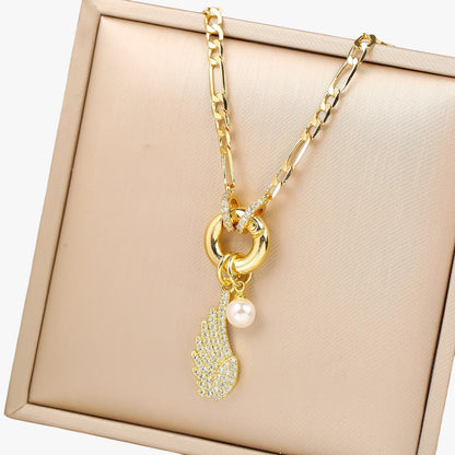 Malia | Halskette mit Flügeln und Schneckenhausblumen mit Diamanten