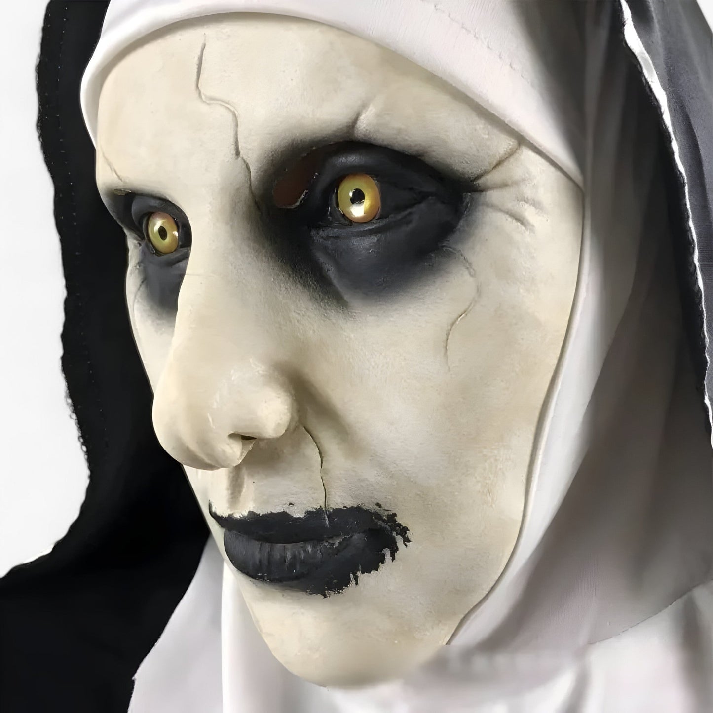 Dämonische Horrormaske - Blutige und realistische Effekte für Halloween