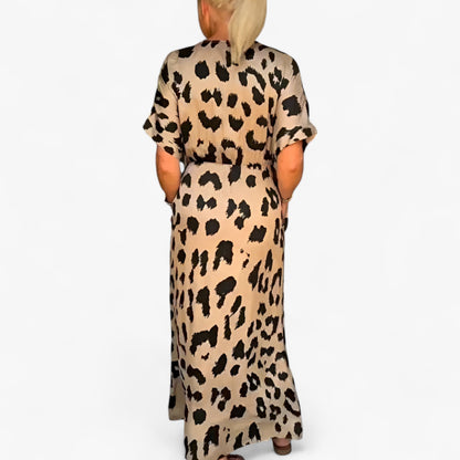Carmen | Langes Damenkleid mit Leopardenmuster