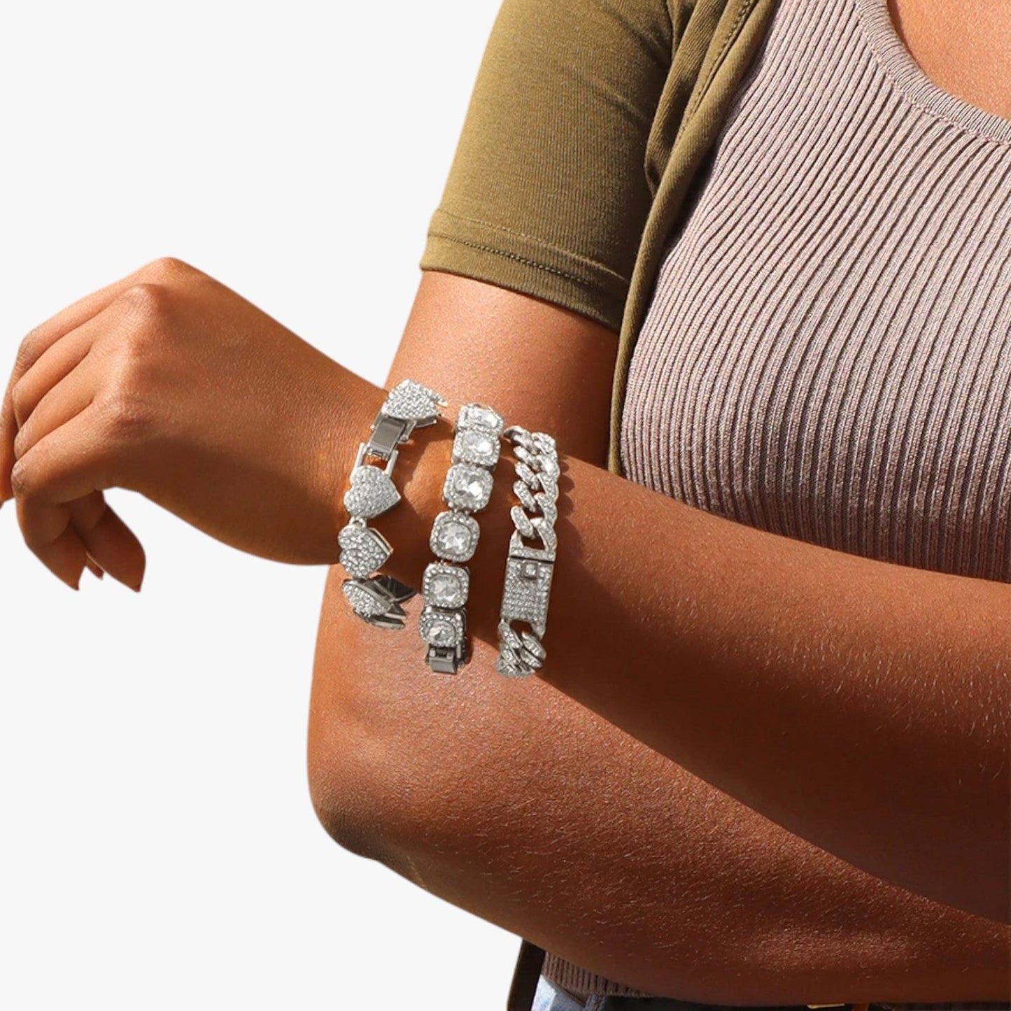 Emery | Tennisarmband mit Herz- und Kristallanhängern – Hip-Hop-Eleganz für jeden Anlass