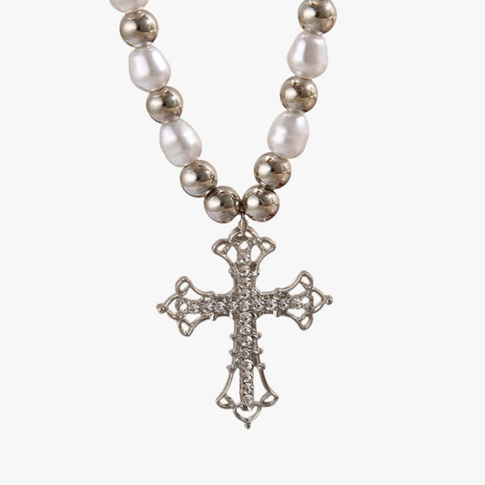 Kora | Elegante Gothic-Halskette mit Kristallkreuz und Barockperlen